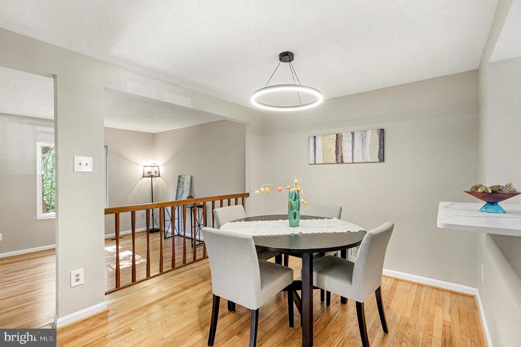5879 JACKSONS OAK COURT