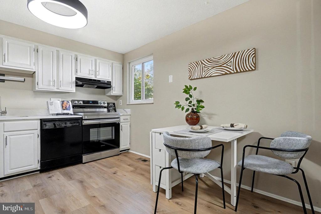 5879 JACKSONS OAK COURT