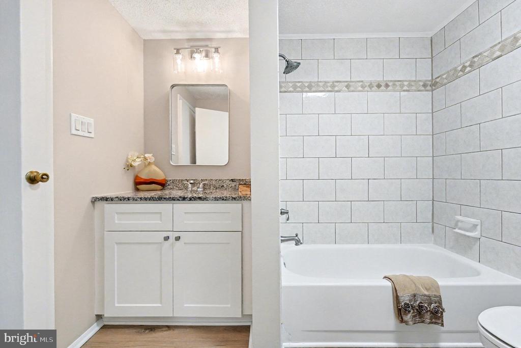 5879 JACKSONS OAK COURT