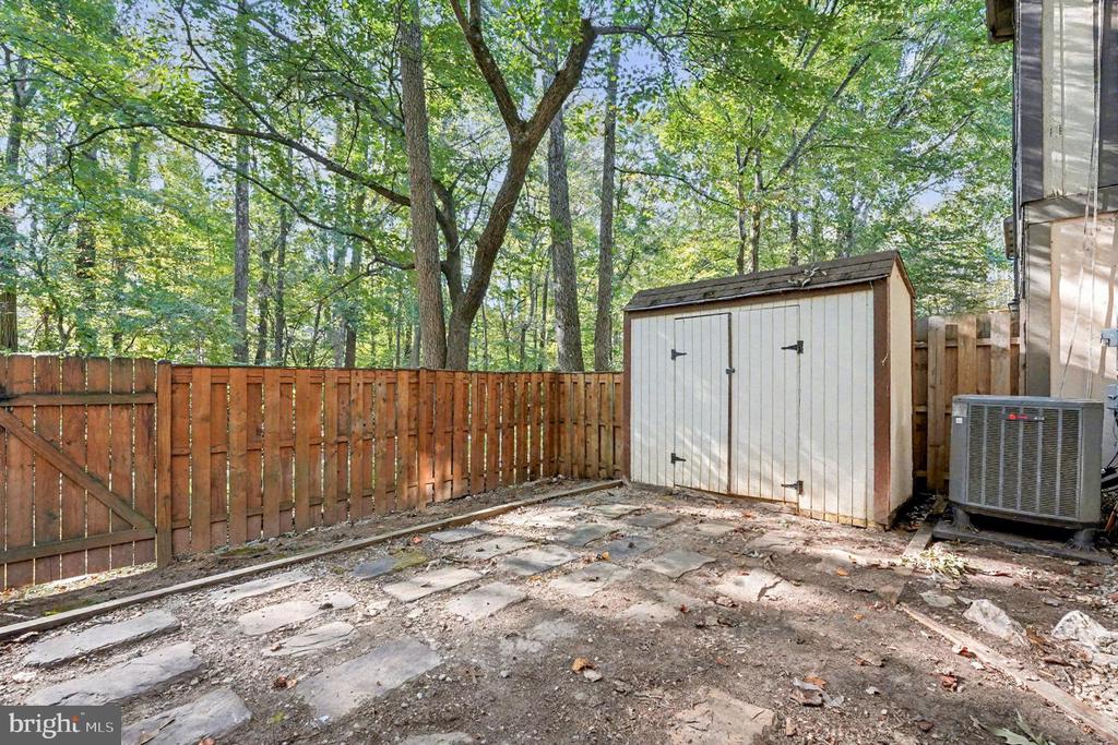 5879 JACKSONS OAK COURT
