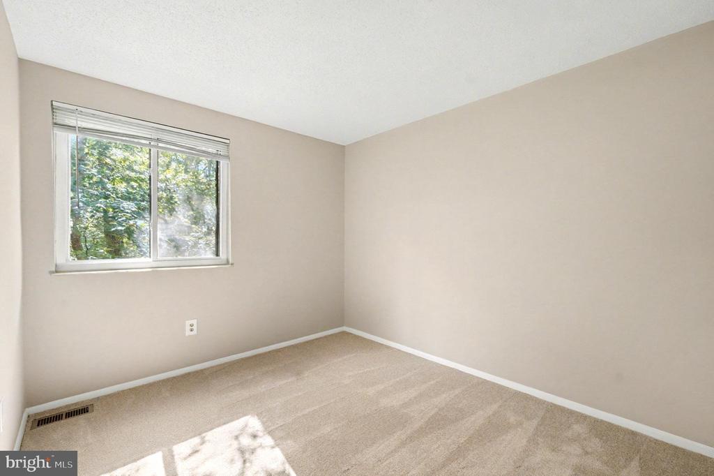 5879 JACKSONS OAK COURT