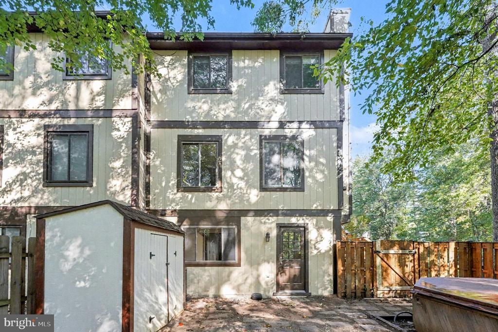5879 JACKSONS OAK COURT
