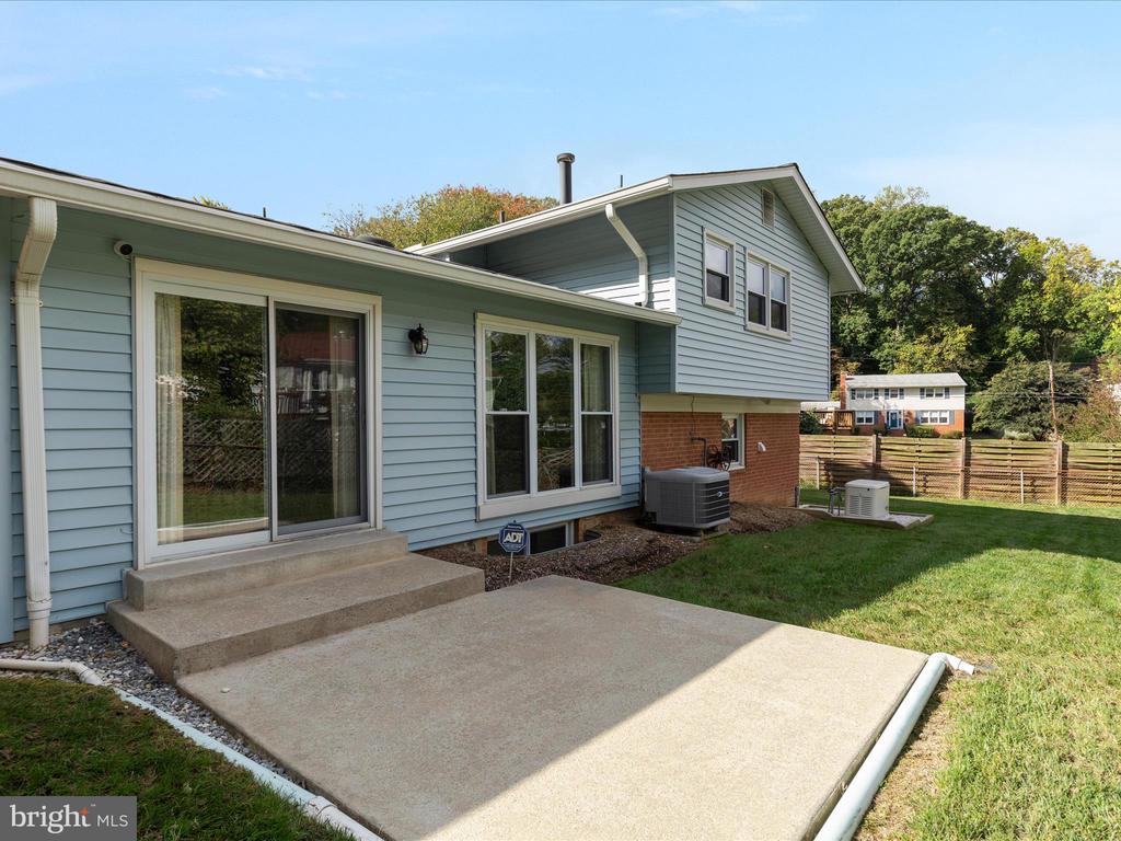 6434 RIVES COURT