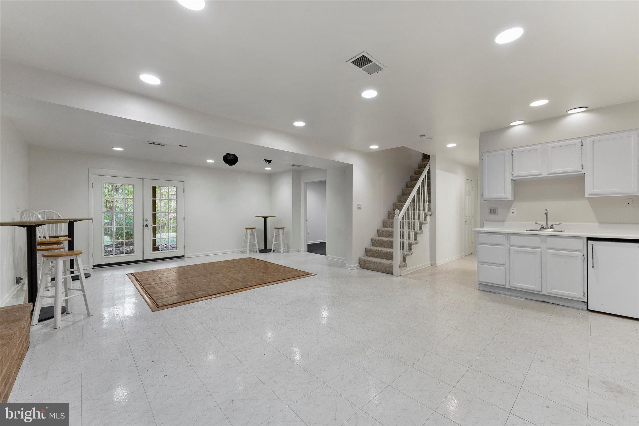 7917 MANOR HOUSE DRIVE