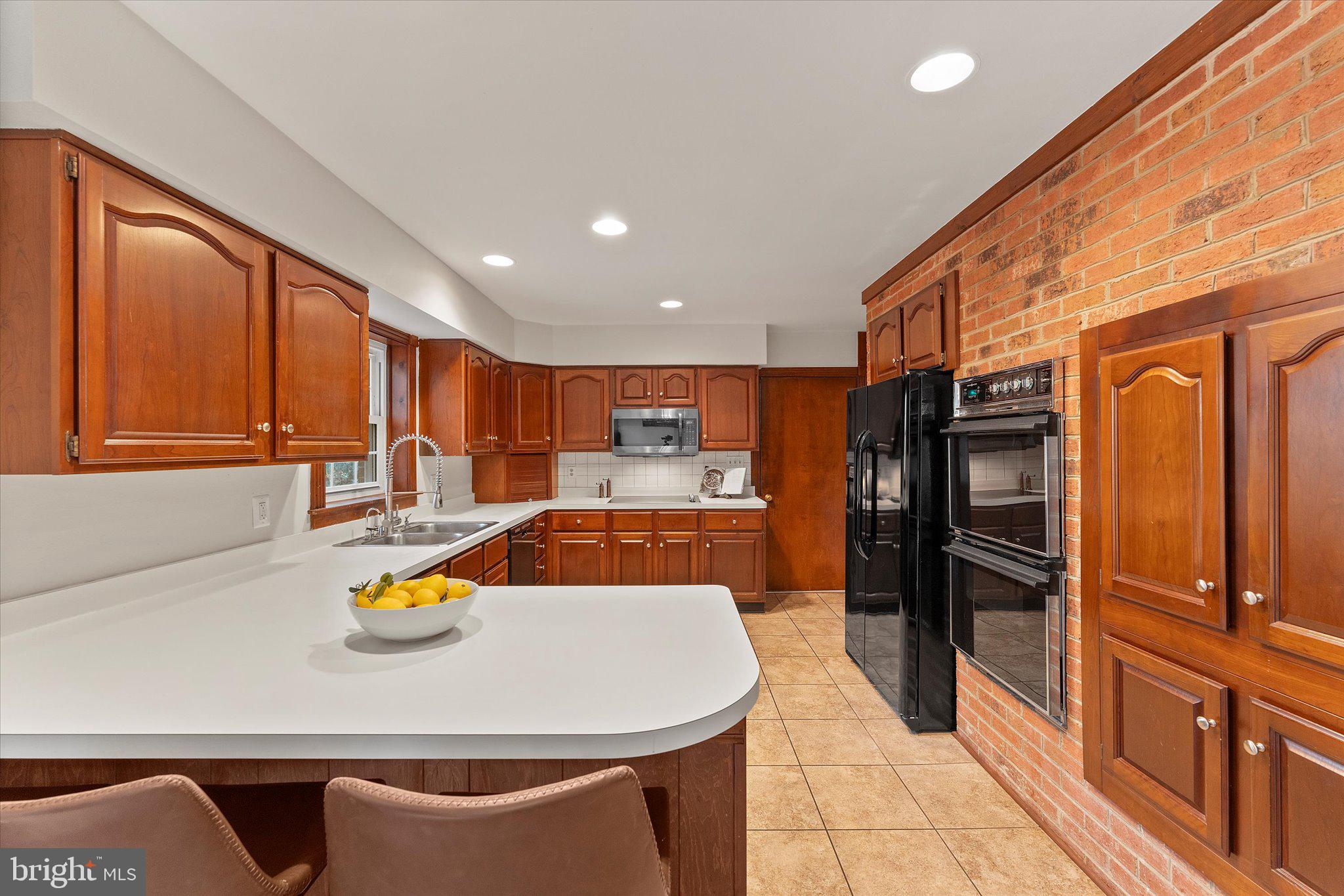 7917 MANOR HOUSE DRIVE