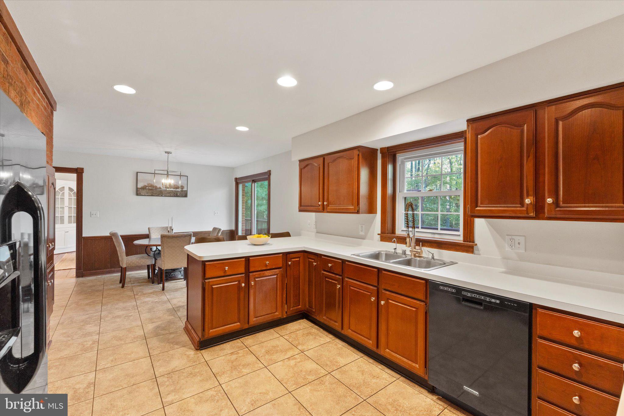 7917 MANOR HOUSE DRIVE