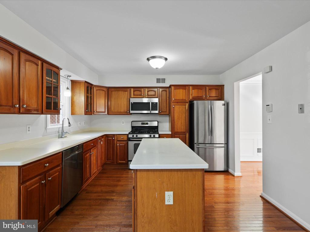 2012 PIERIS COURT