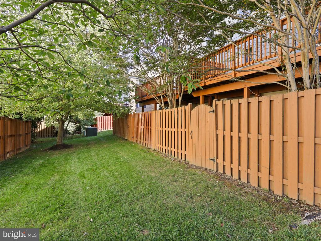 2012 PIERIS COURT