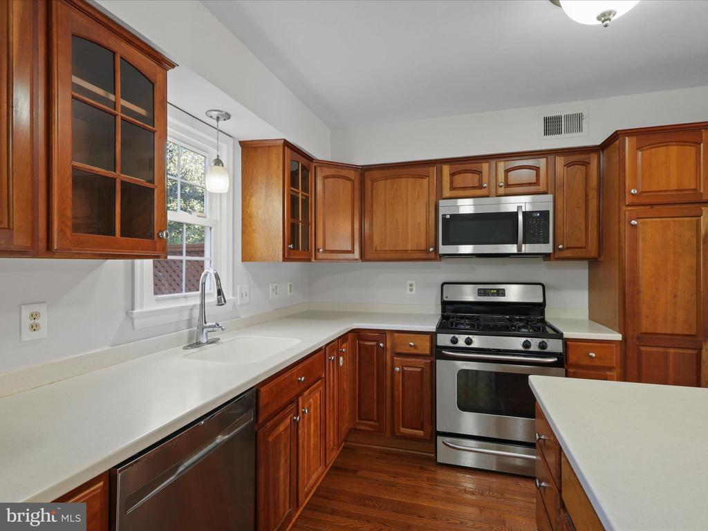 2012 PIERIS COURT