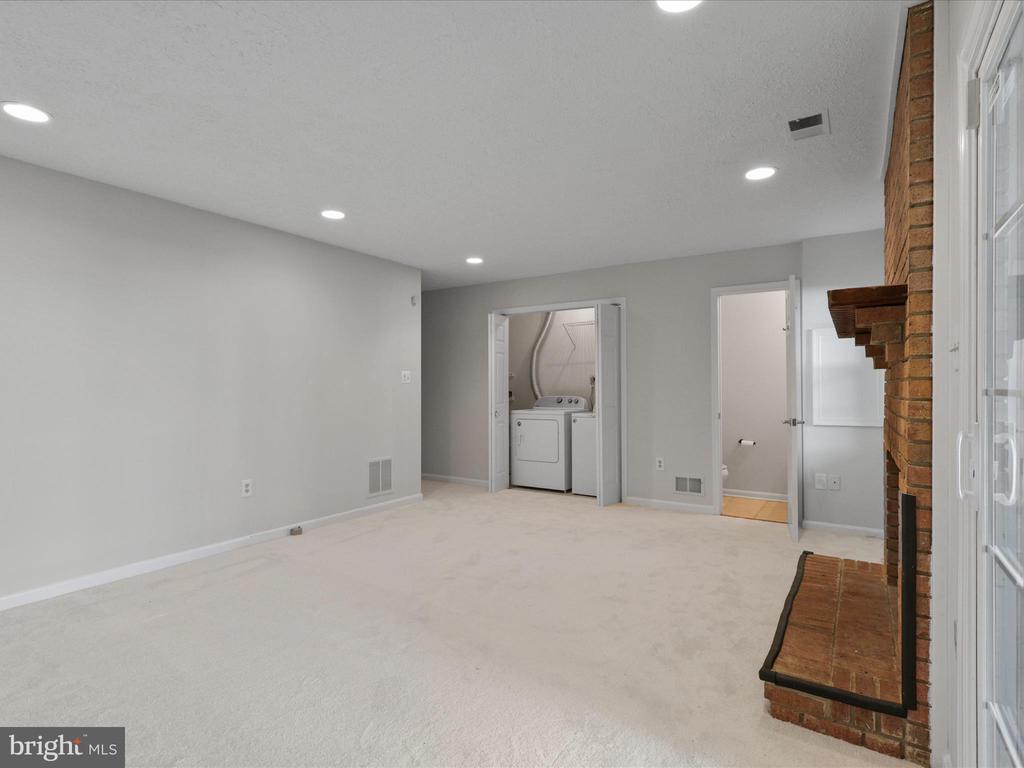 2012 PIERIS COURT