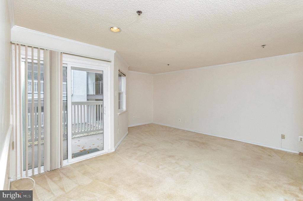 1504 LINCOLN WAY 108