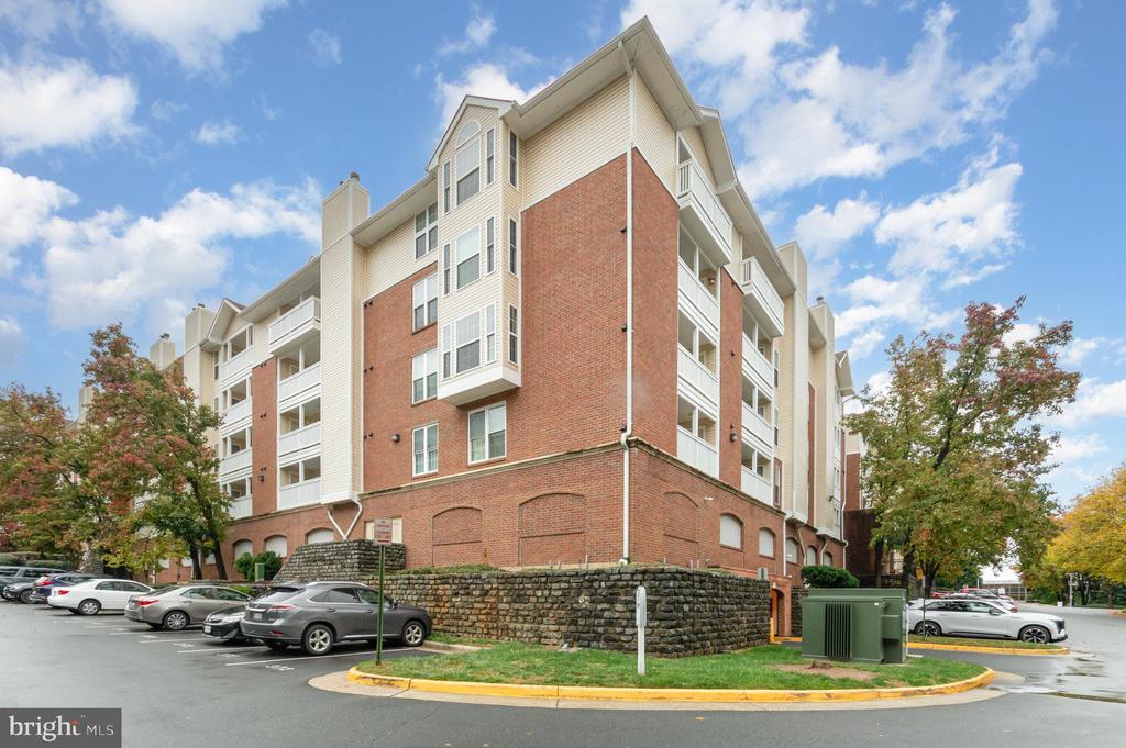 1504 LINCOLN WAY 108