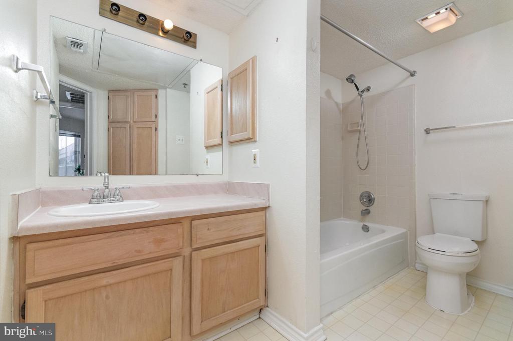 1504 LINCOLN WAY 108