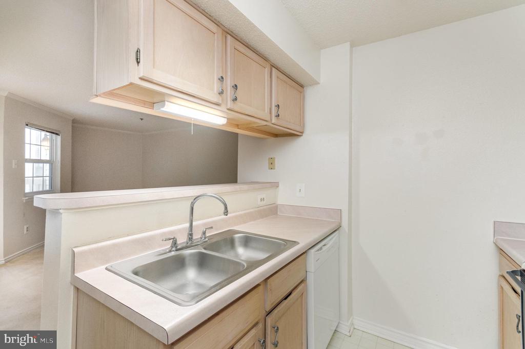 1504 LINCOLN WAY 108