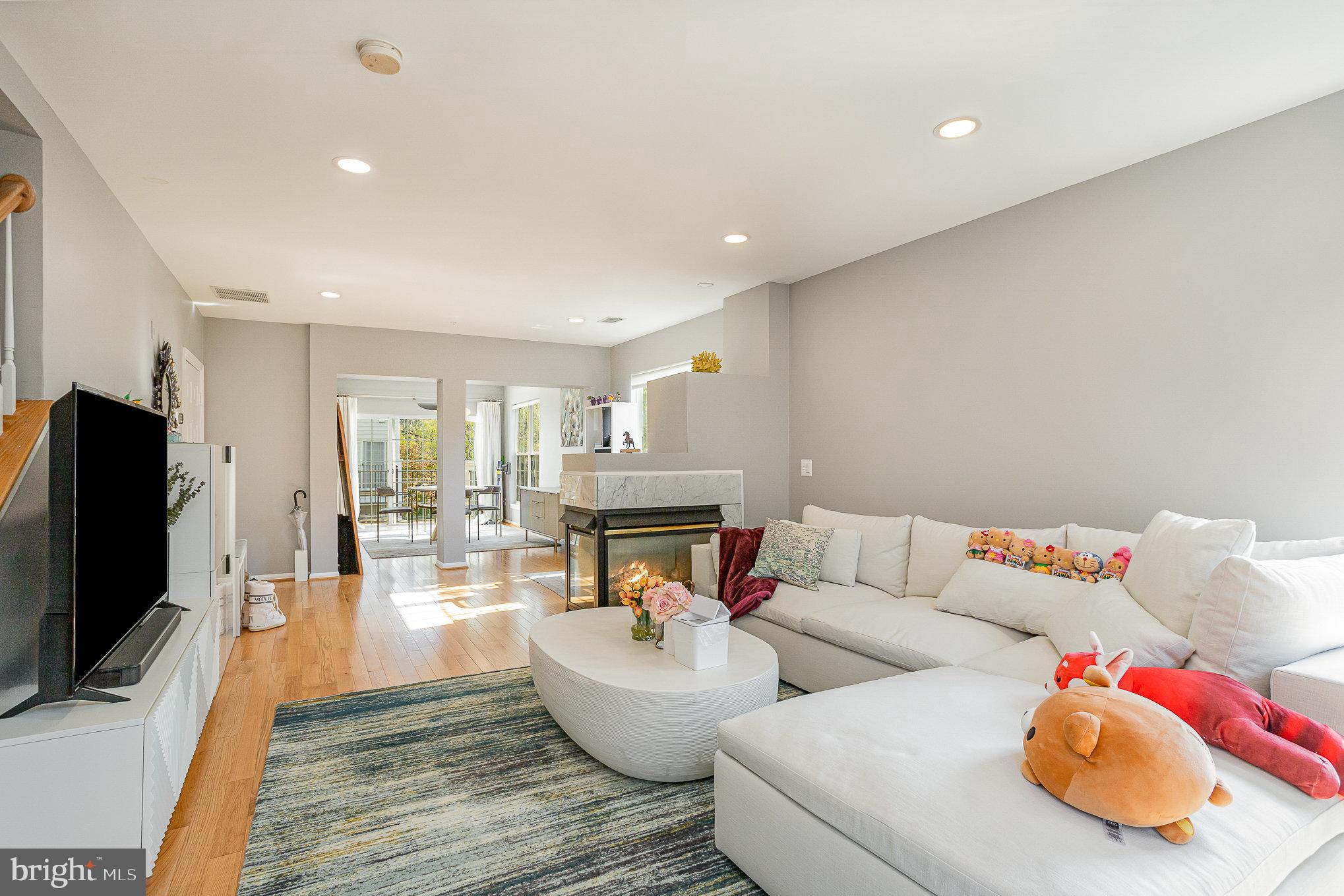 1597 LEEDS CASTLE DRIVE 202