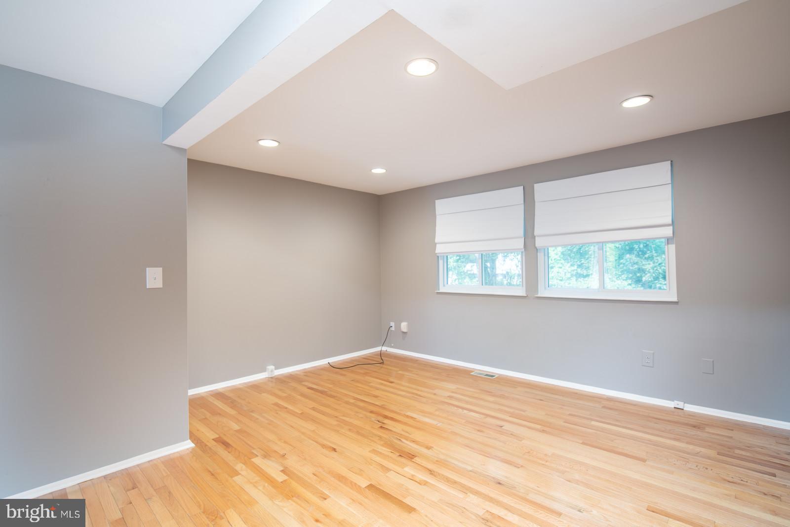 2811 MIDDLEBORO DRIVE