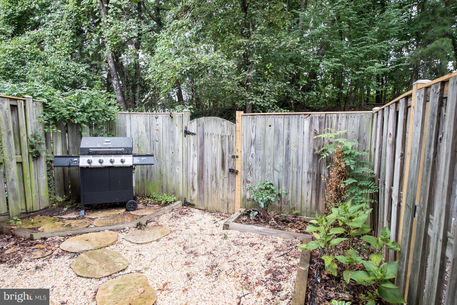 2811 MIDDLEBORO DRIVE