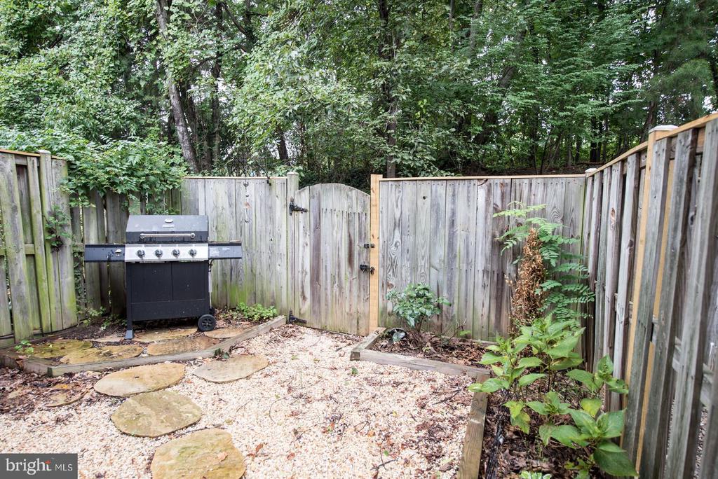 2811 MIDDLEBORO DRIVE