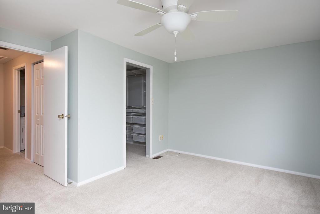 2811 MIDDLEBORO DRIVE
