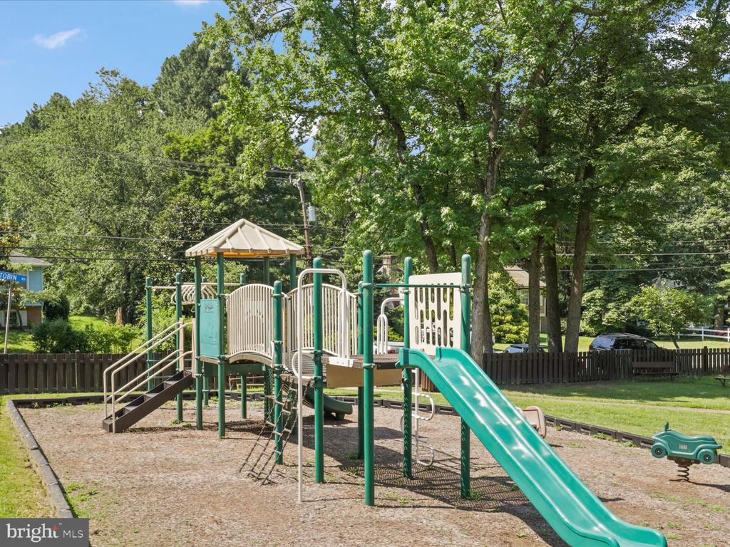 8403 THOMPSON ROAD