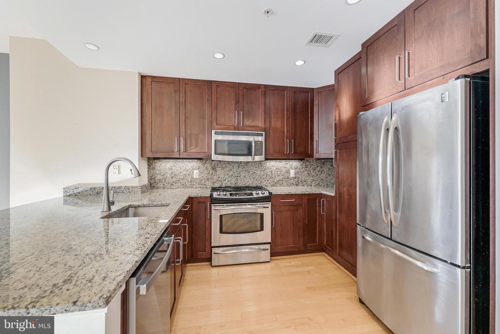 8220 CRESTWOOD HEIGHTS DRIVE 406