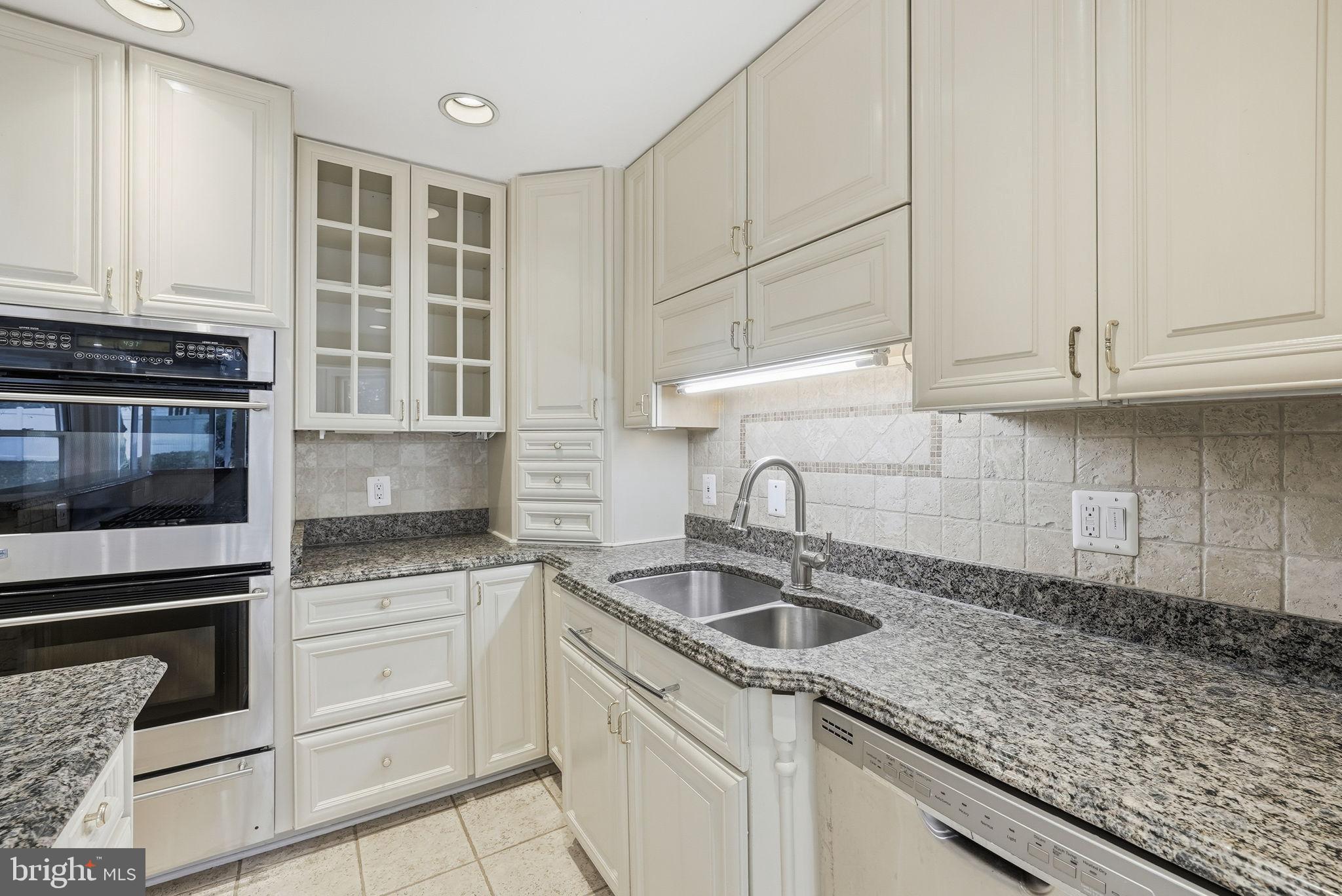 1127 BUCHANAN STREET