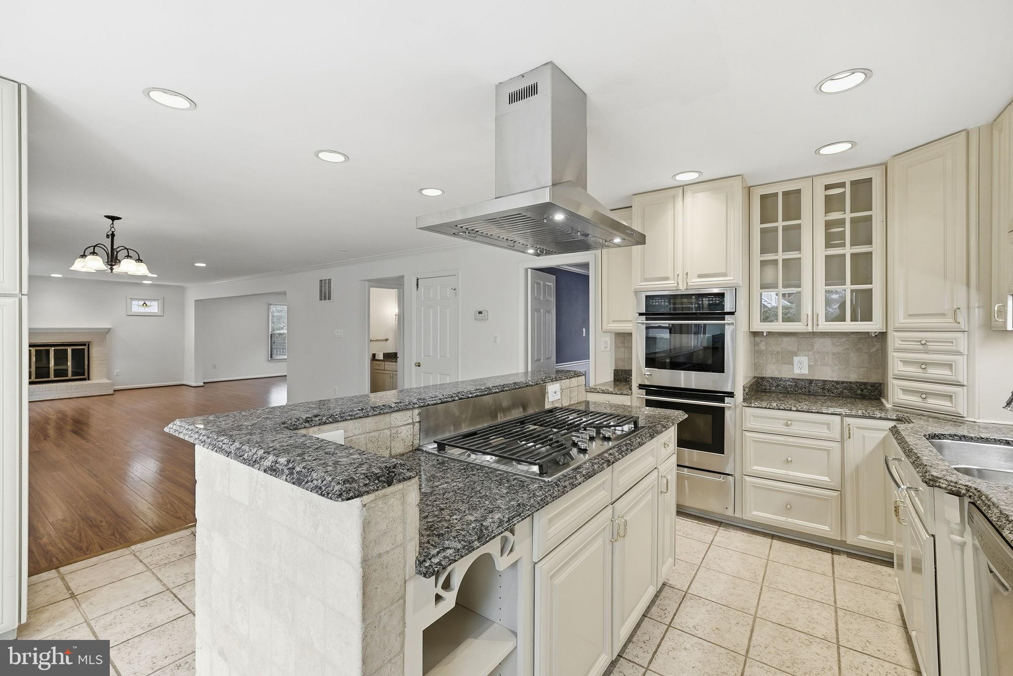 1127 BUCHANAN STREET