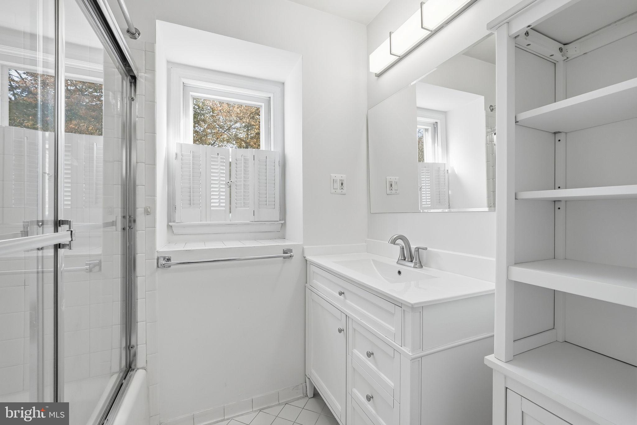 1127 BUCHANAN STREET