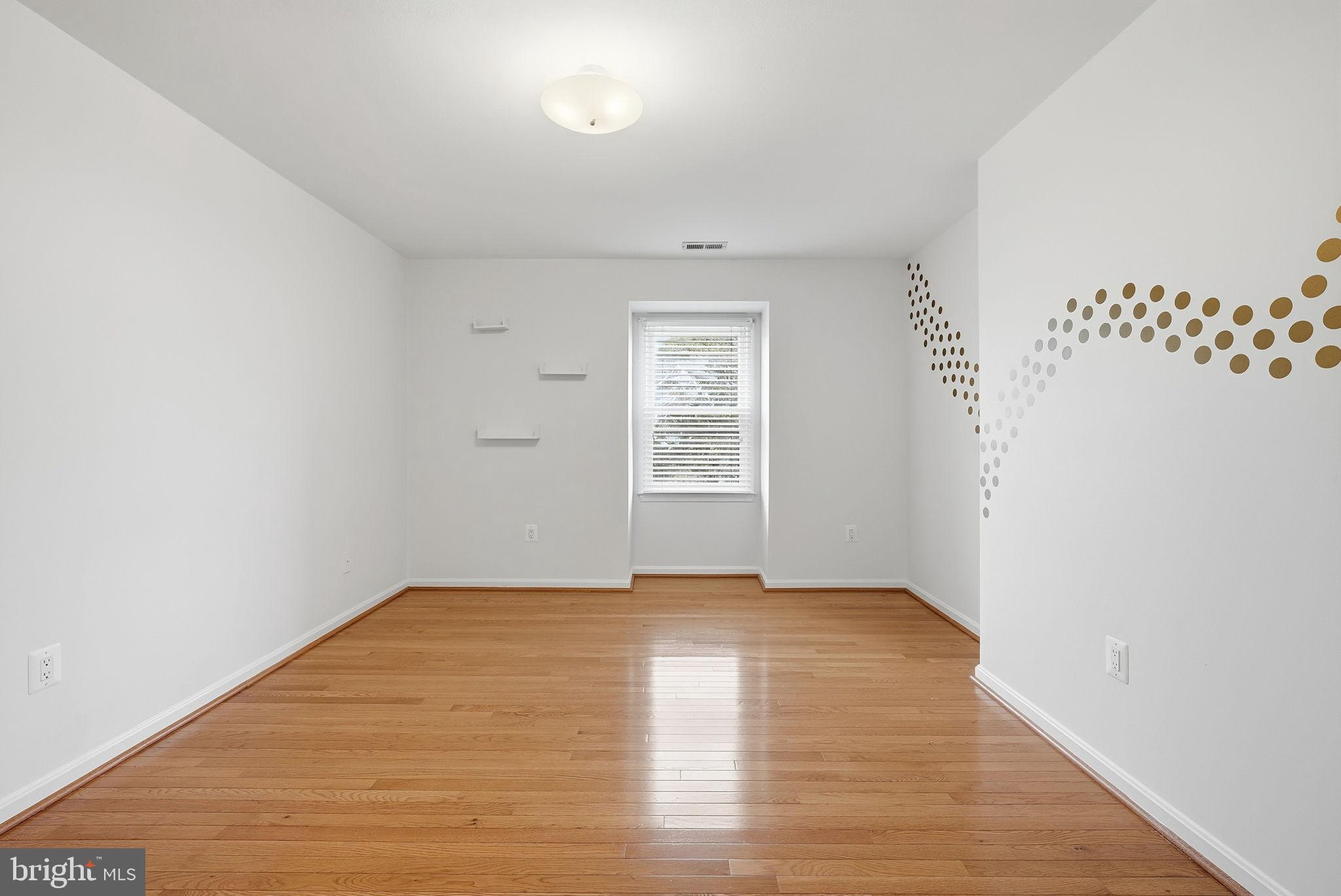 1127 BUCHANAN STREET