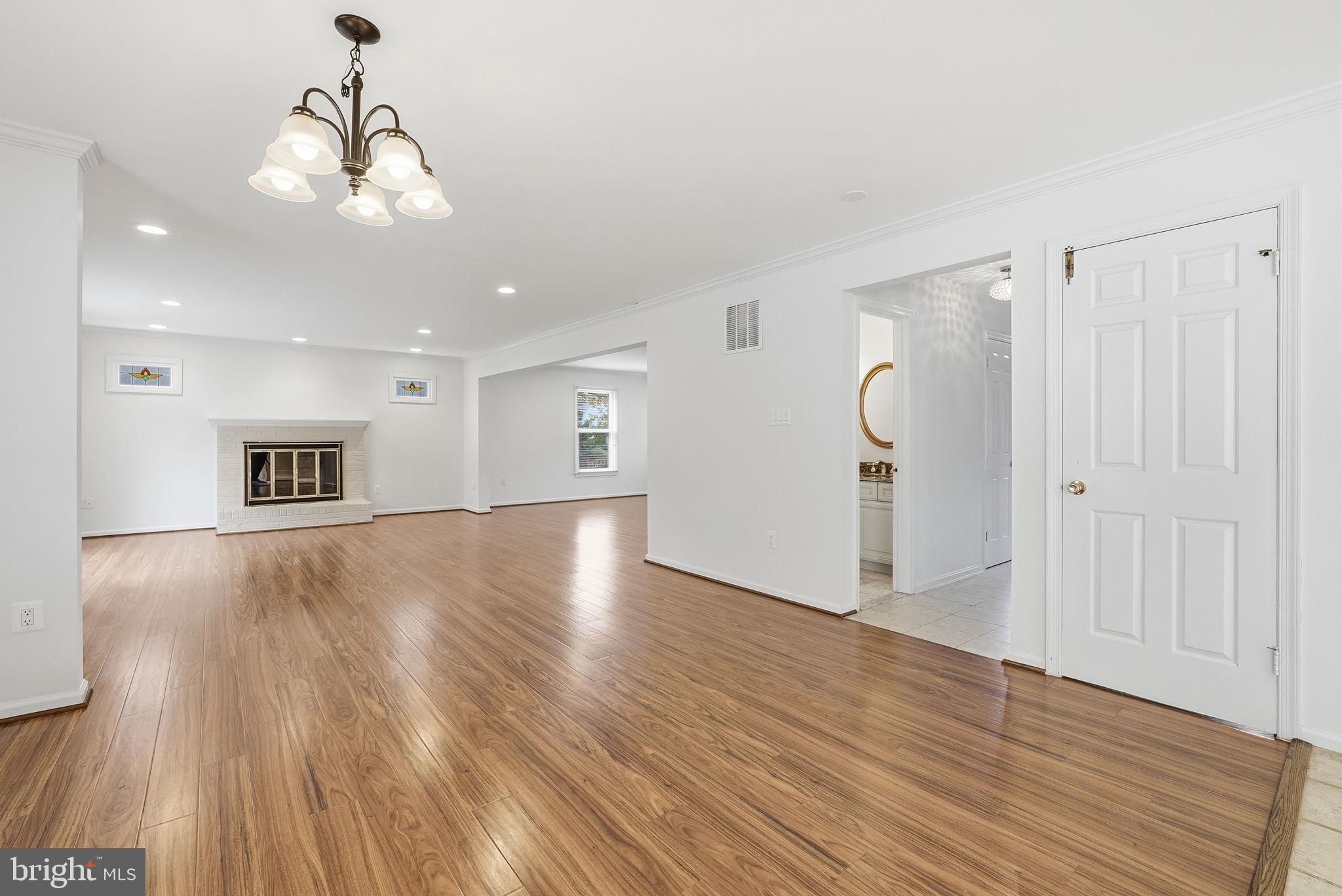 1127 BUCHANAN STREET