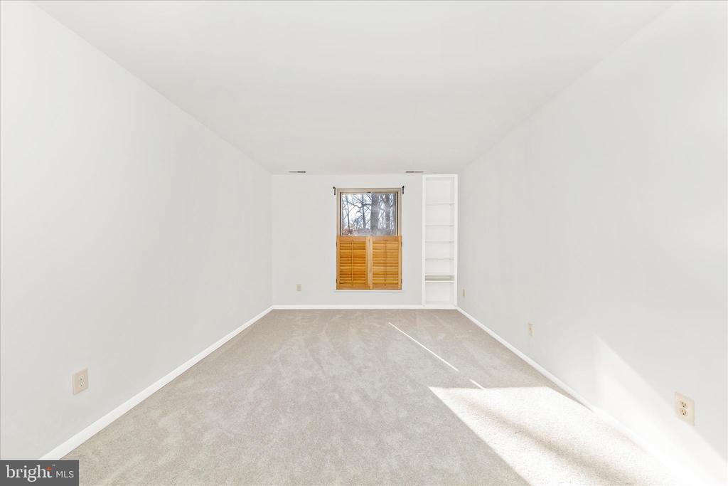 3316 WOODBURN VILLAGE DRIVE 12