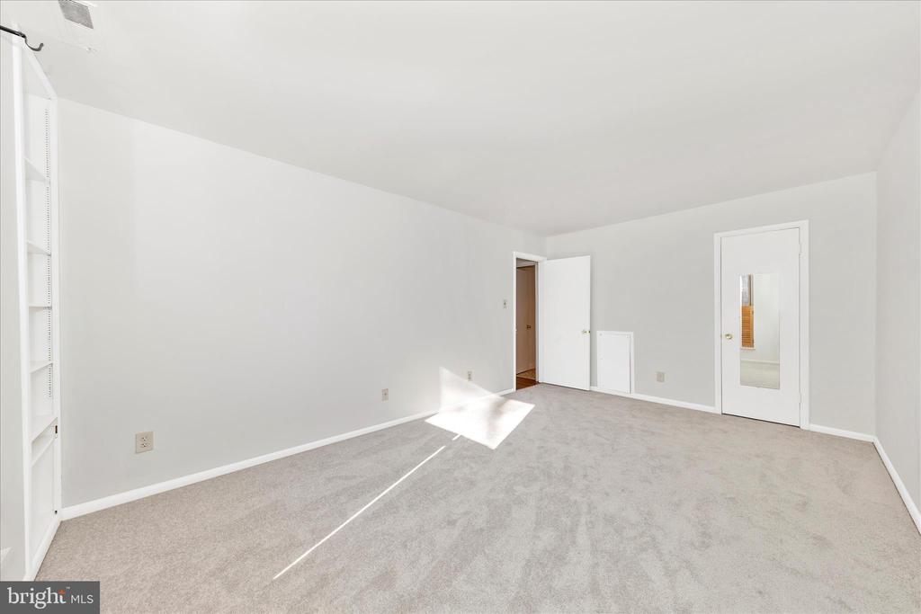 3316 WOODBURN VILLAGE DRIVE 12