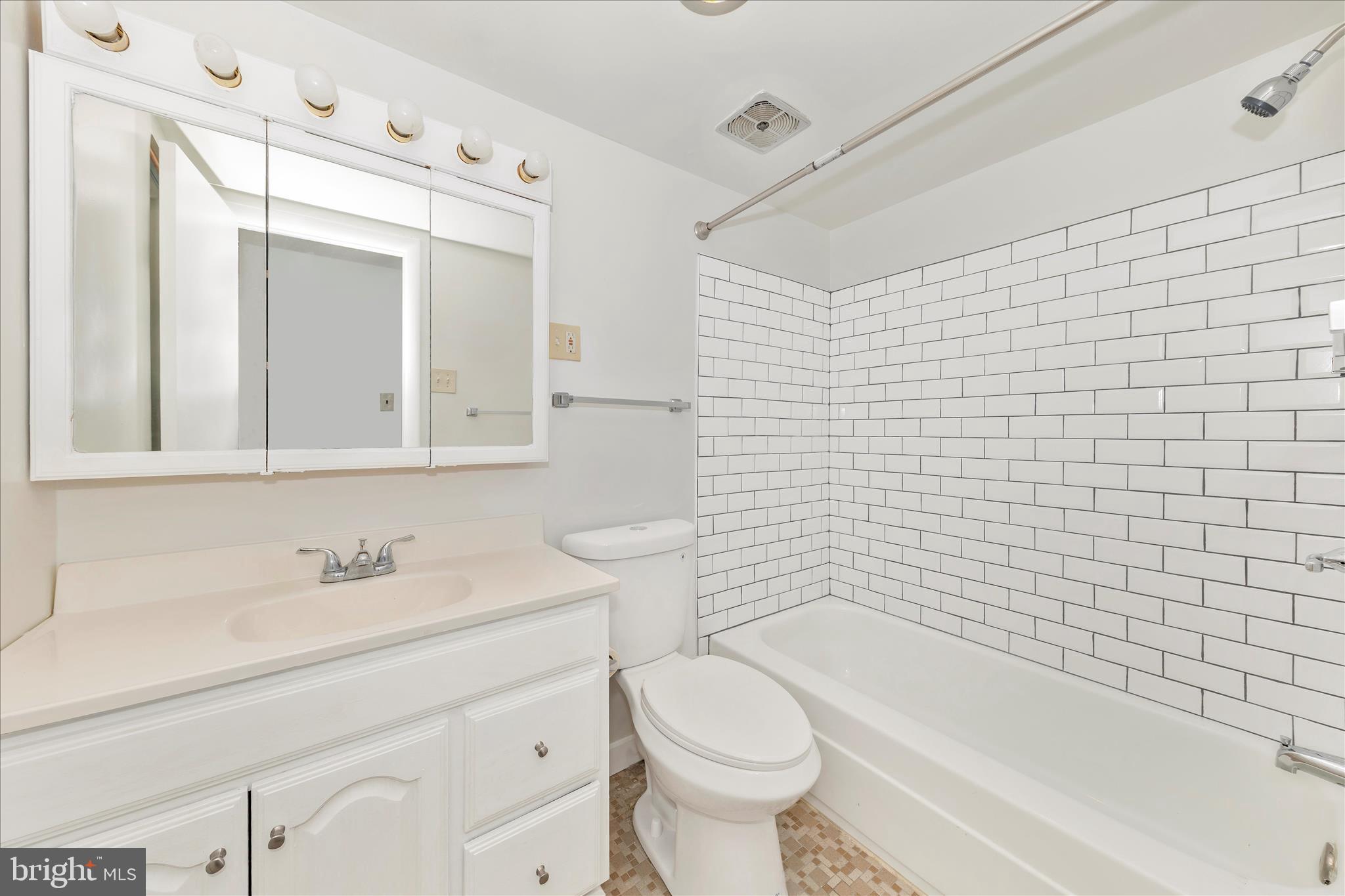 3316 WOODBURN VILLAGE DRIVE 12