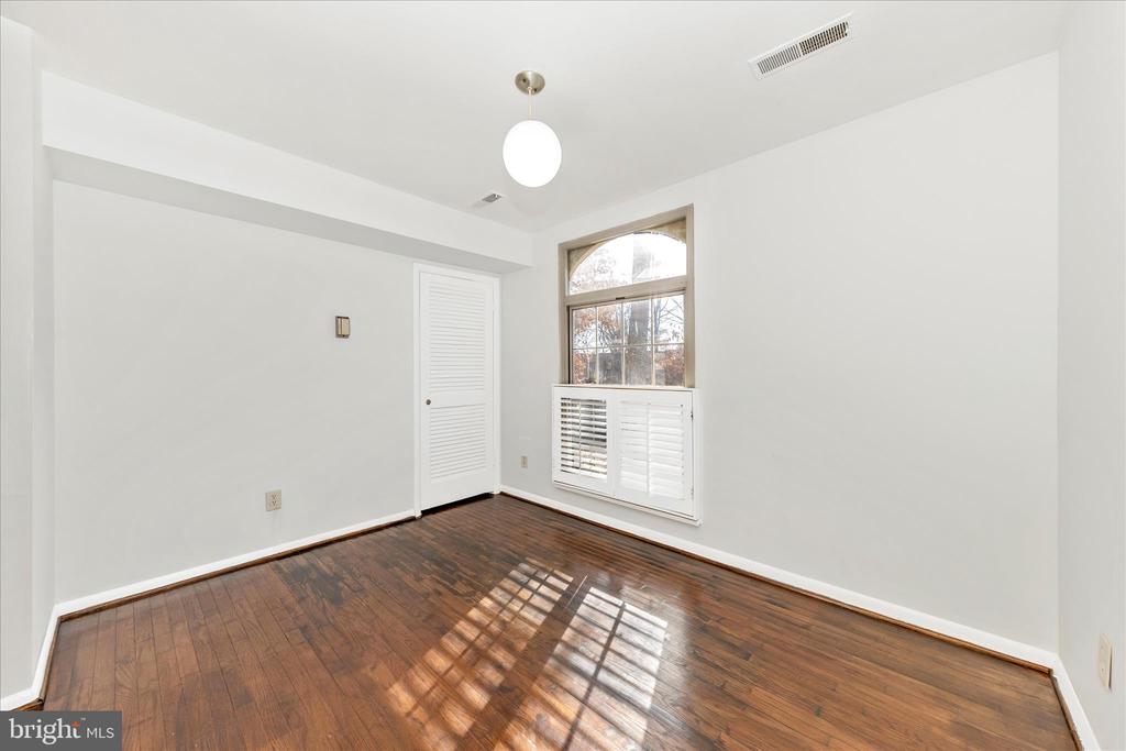 3316 WOODBURN VILLAGE DRIVE 12