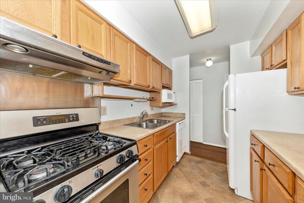 3316 WOODBURN VILLAGE DRIVE 12