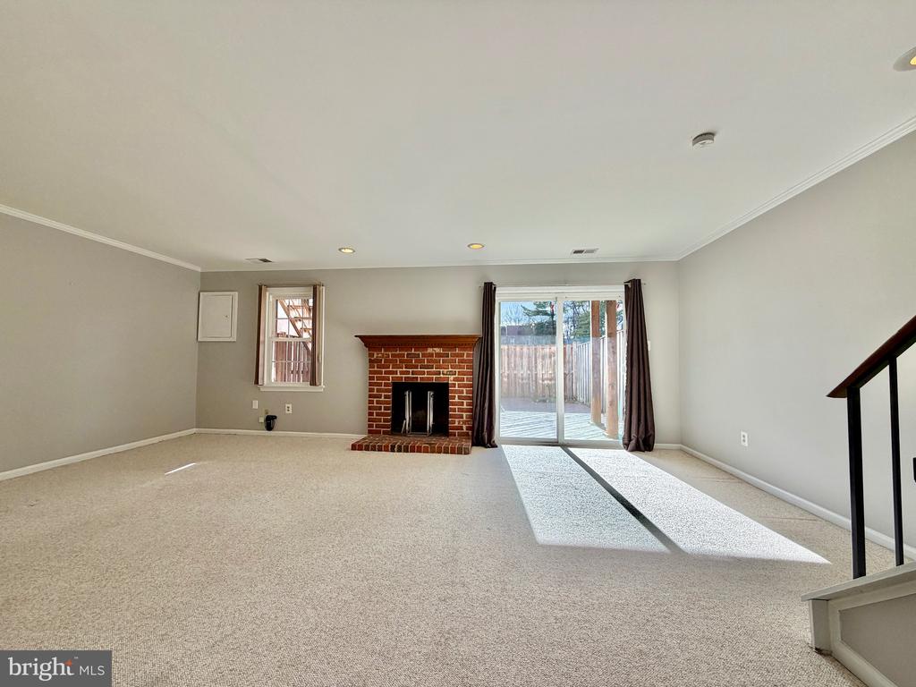 10145 VILLAGE KNOLLS COURT