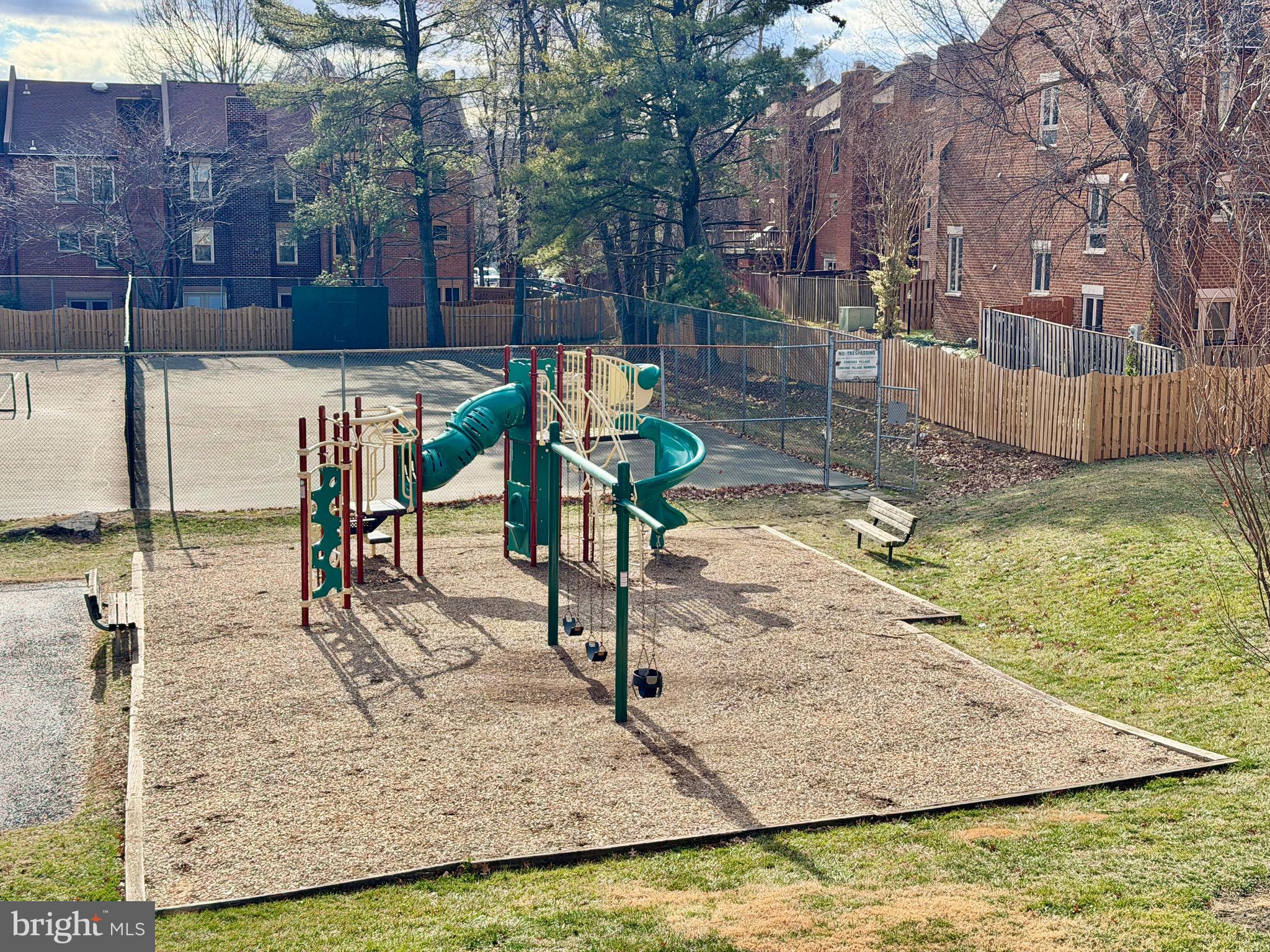 10145 VILLAGE KNOLLS COURT