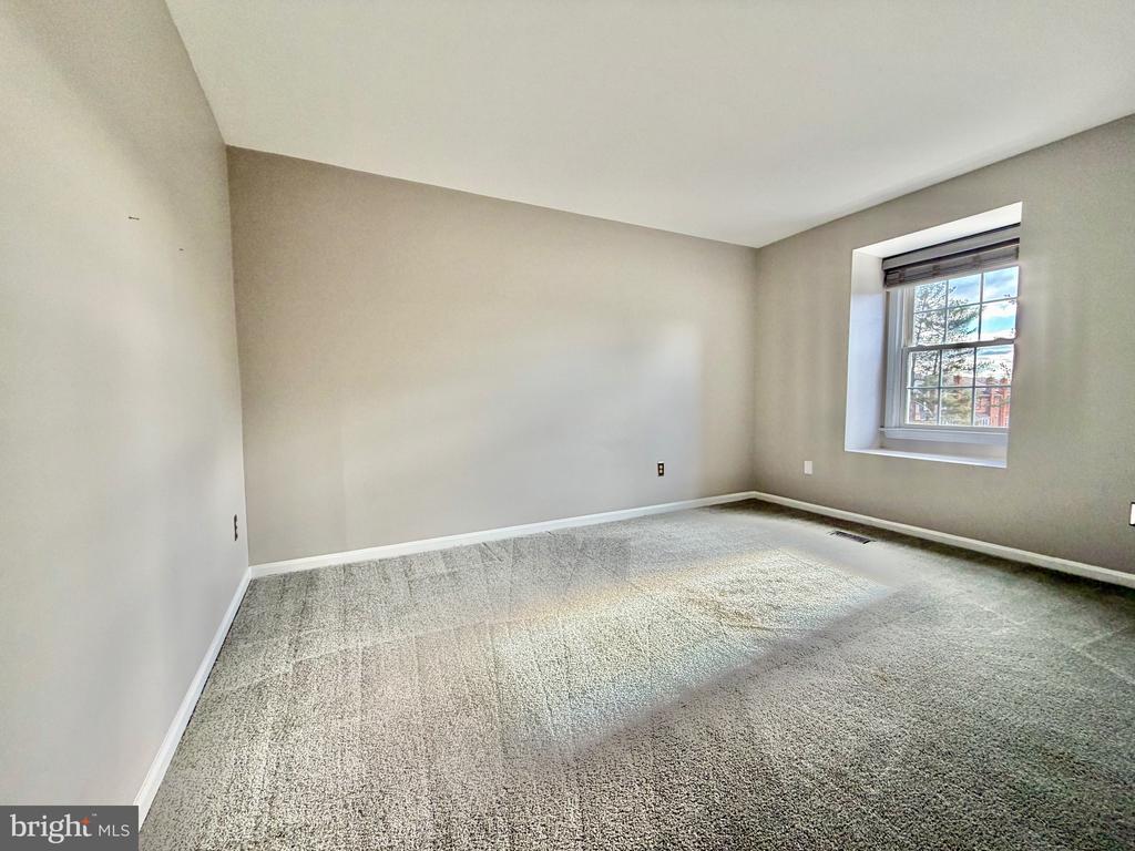 10145 VILLAGE KNOLLS COURT