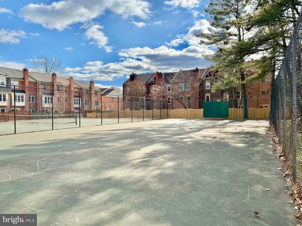 10145 VILLAGE KNOLLS COURT