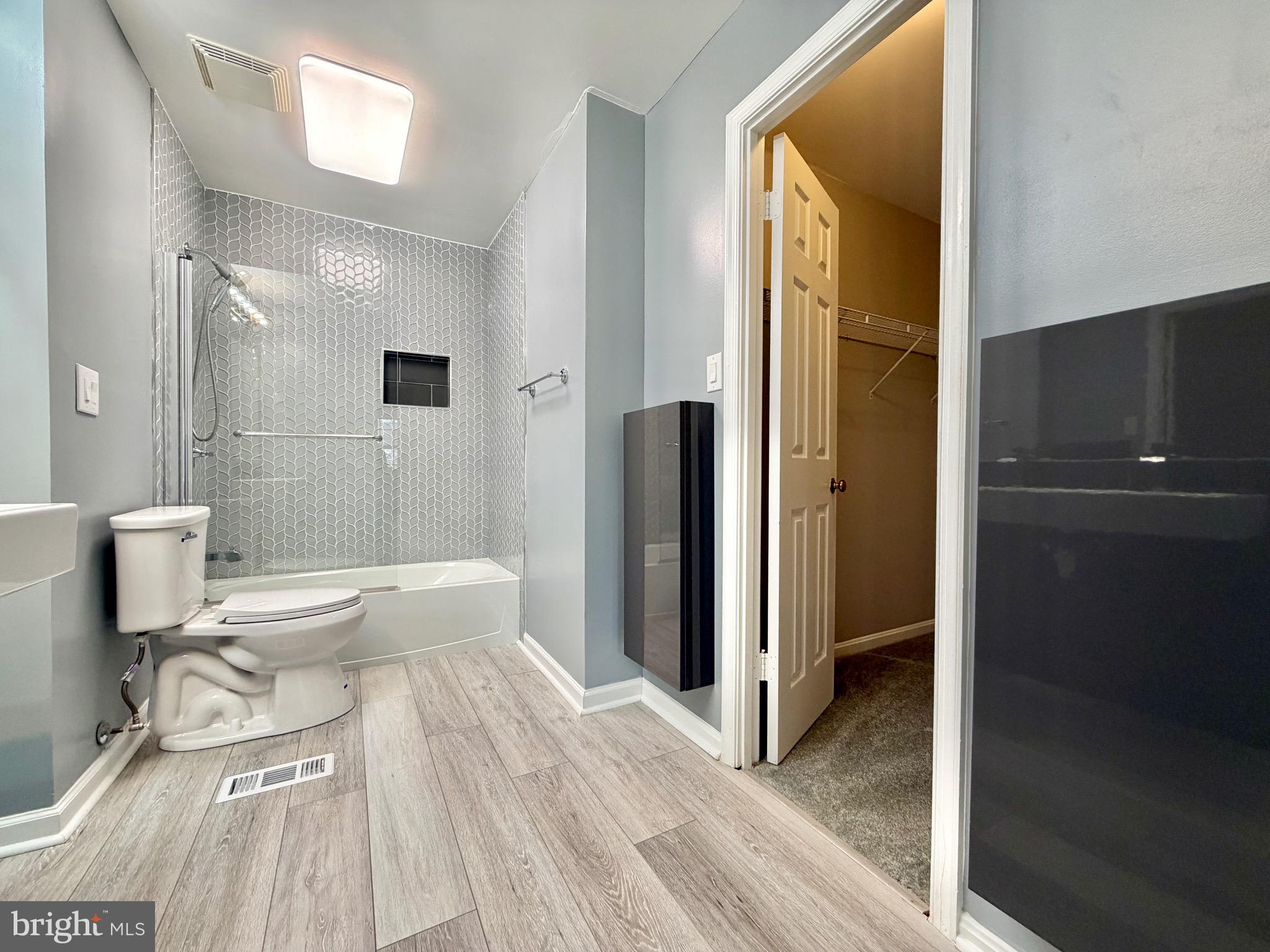 10145 VILLAGE KNOLLS COURT