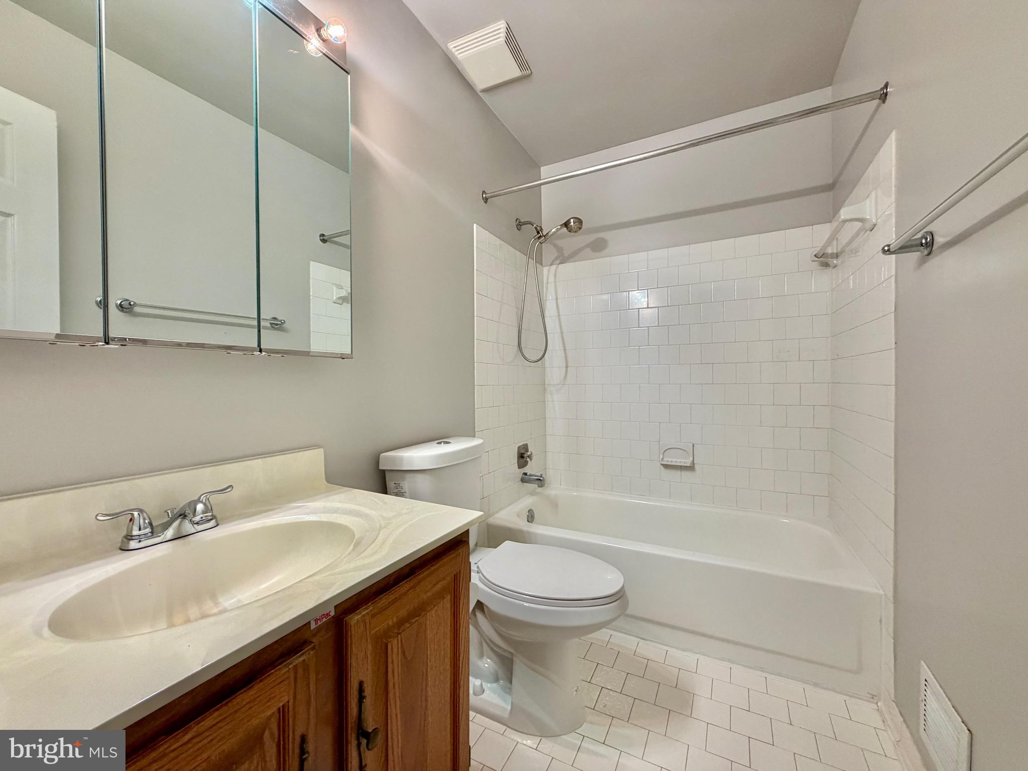 10145 VILLAGE KNOLLS COURT