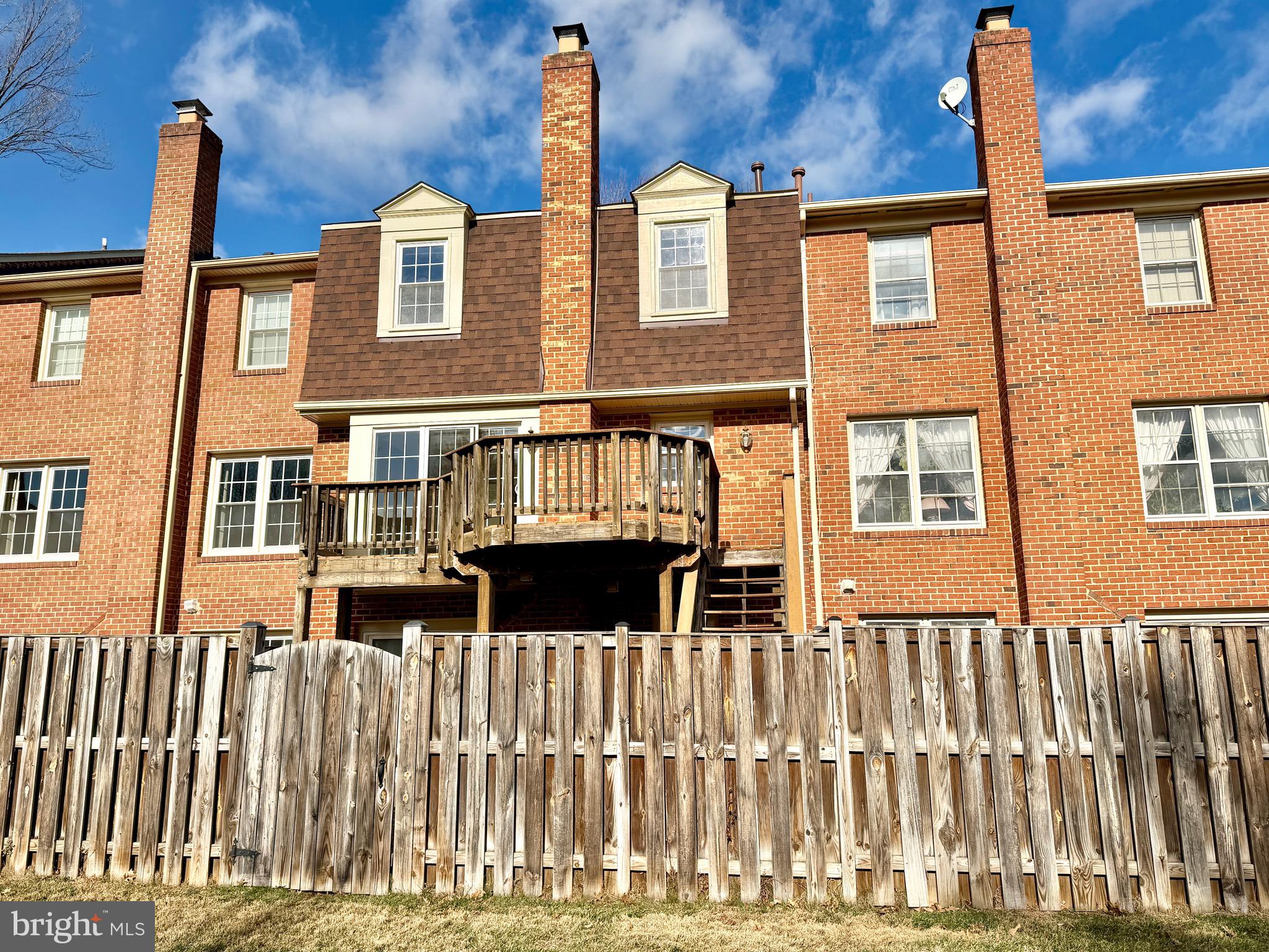 10145 VILLAGE KNOLLS COURT