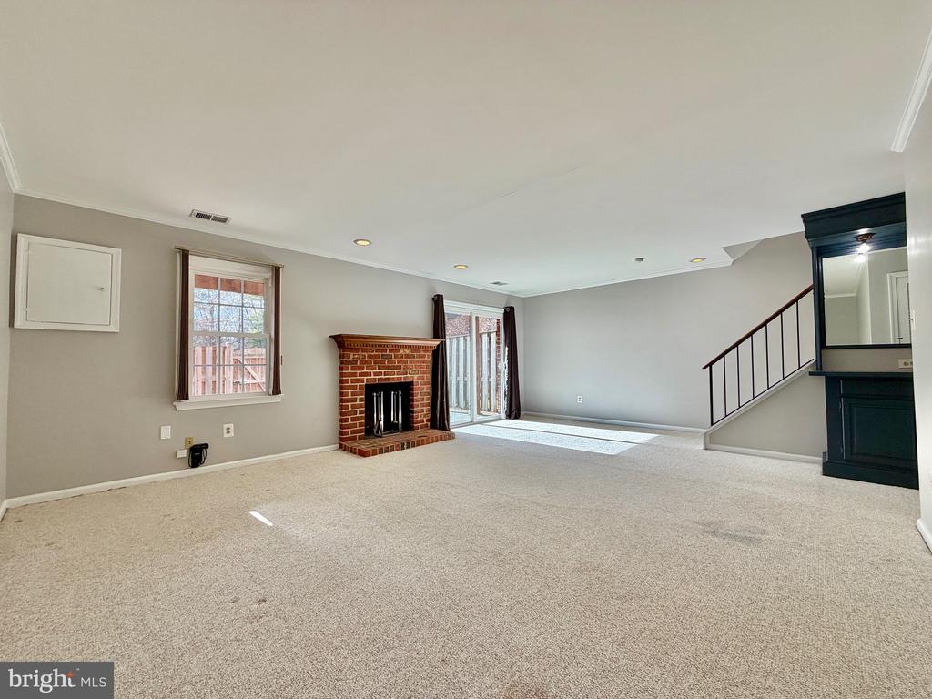 10145 VILLAGE KNOLLS COURT