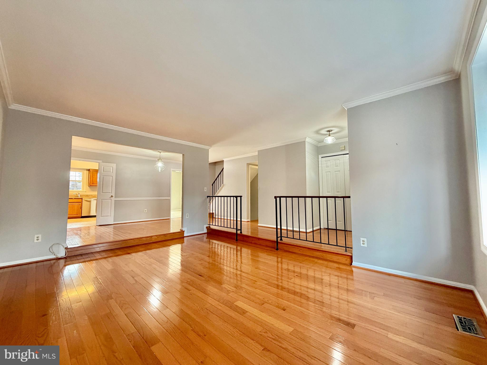 10145 VILLAGE KNOLLS COURT