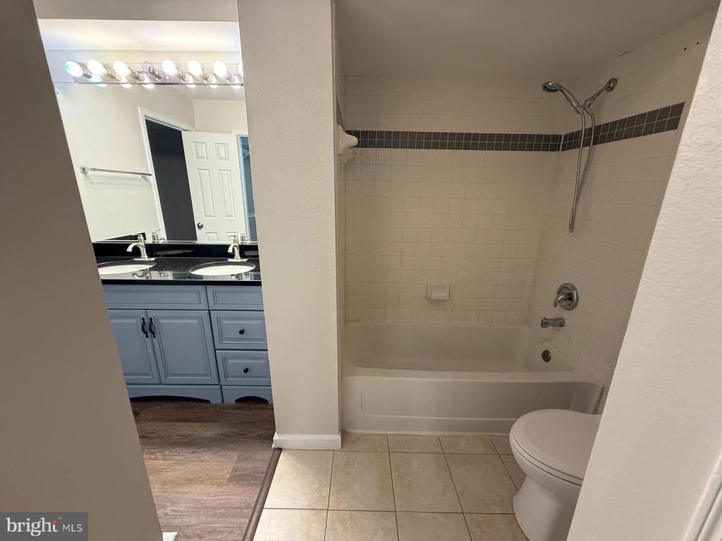 3315 WYNDHAM 1233