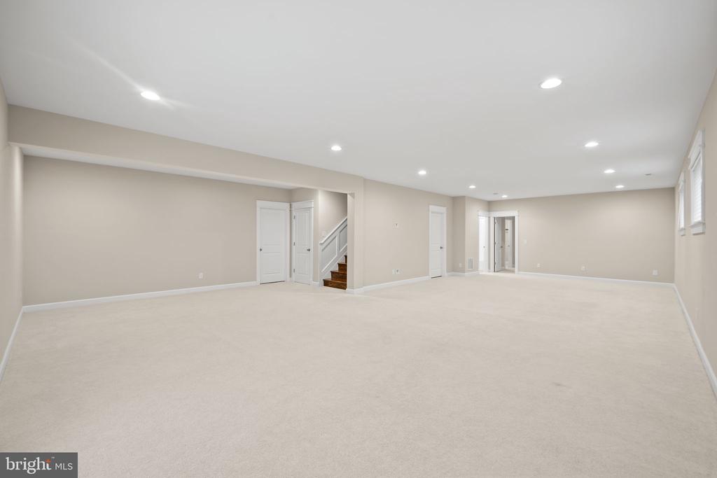 6712 DEAN DRIVE