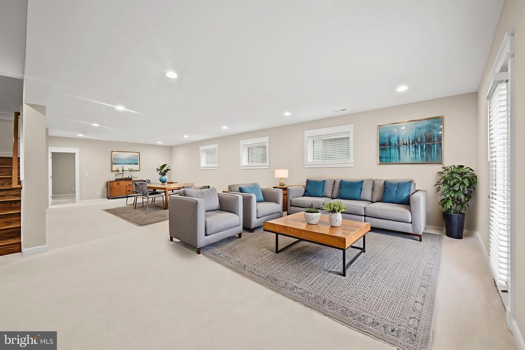 6712 DEAN DRIVE
