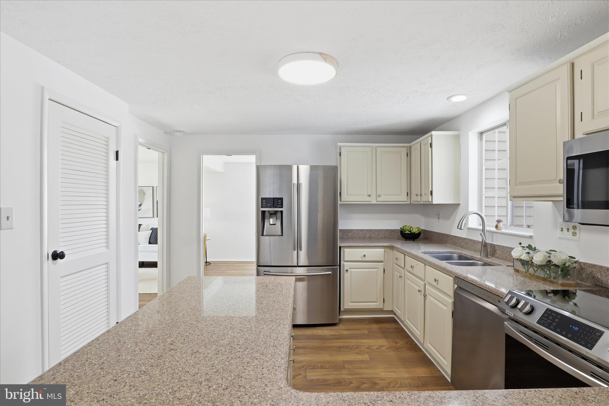 9810 OLEANDER AVENUE