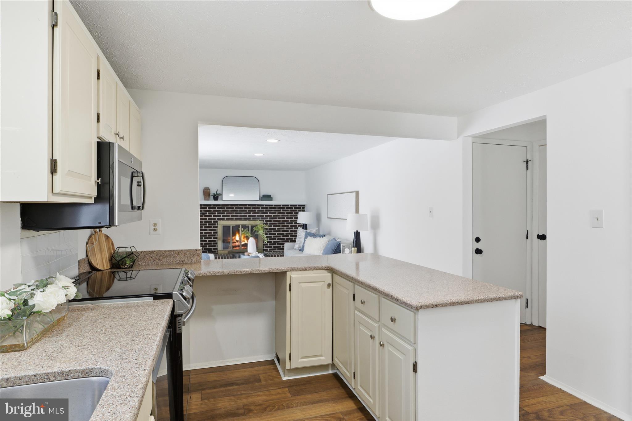 9810 OLEANDER AVENUE