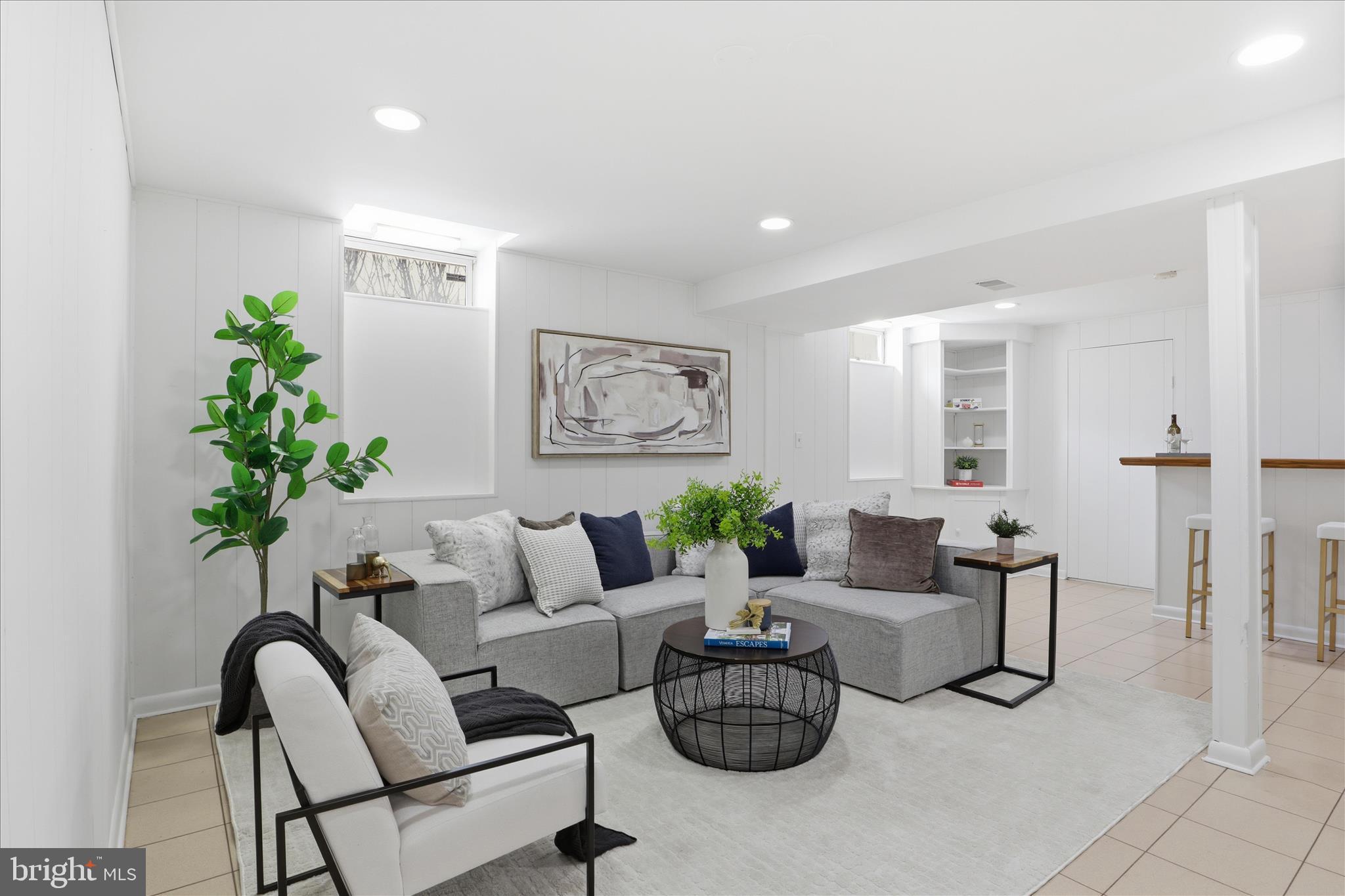 9810 OLEANDER AVENUE